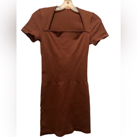 NEW Women’s Textured Mini Stretch BodyCon Brown Size M - Picture 3 of 7